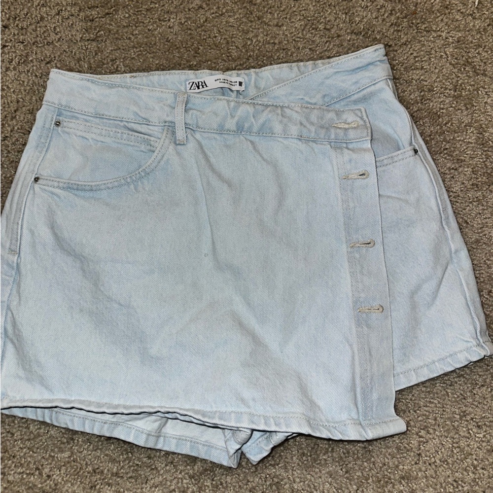 Zara size small light blue skort.